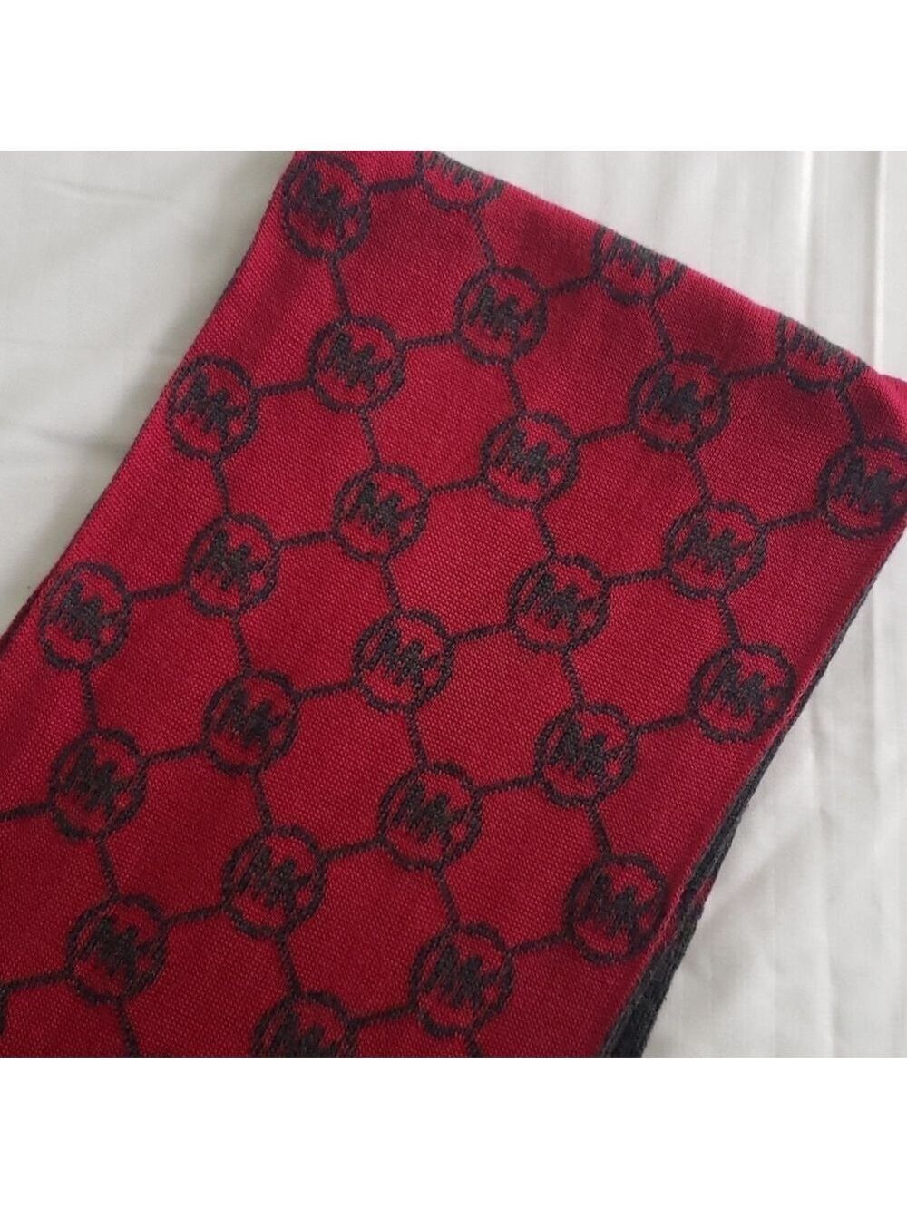 Michael Kors scarf - Picture 4 of 6